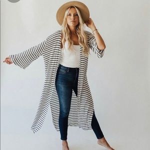 ✨Open to offers✨CJLA black and white stripe kimono